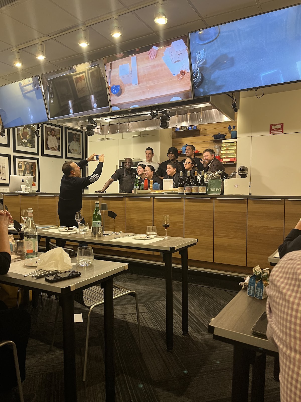 De Gustibus Cooking School